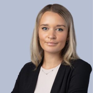 Hilary Salter Headshot